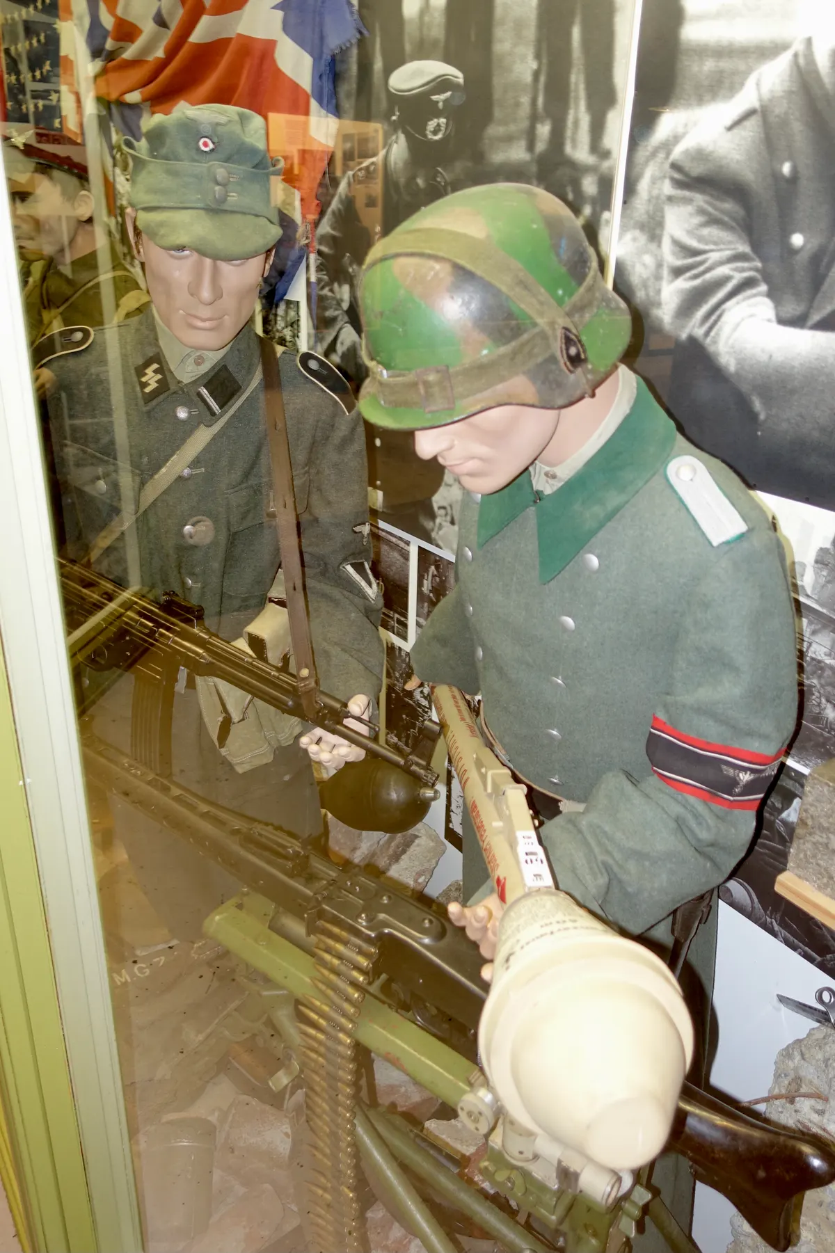 Arquebus Krigshistorisk Museum Norway. WW2 Allied Victory in Europe display. Uniforms weapons equipment German Waffen-SS soldier StG44 MG-42 Machine Gun Deutscher Volkssturm Panzerfaust Hitlerjugend photos etc (2020) DSC08301