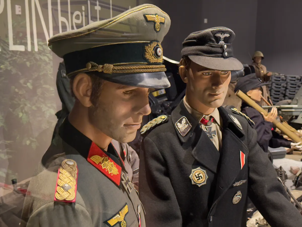 Arquebus Krigshistorisk Museum Norway. WW2 Battle of Berlin 1945 diorama. Nazi Germany Wehrmacht General Waffen-SS Brigadeführer Panzer divison uniforms weapons military equipment artillery Mannequins replicas etc (2023) IMG 5536