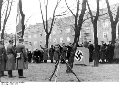 Bundesarchiv Bild 183-2005-0811-500, Berlin, Vereidigung von Volkssturm