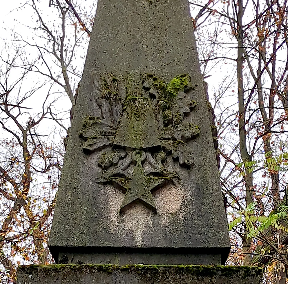 Denkmal 8. Mai 1945 Evangelisches Krankenhaus Königin Elisabeth Herzberge Berlin 01