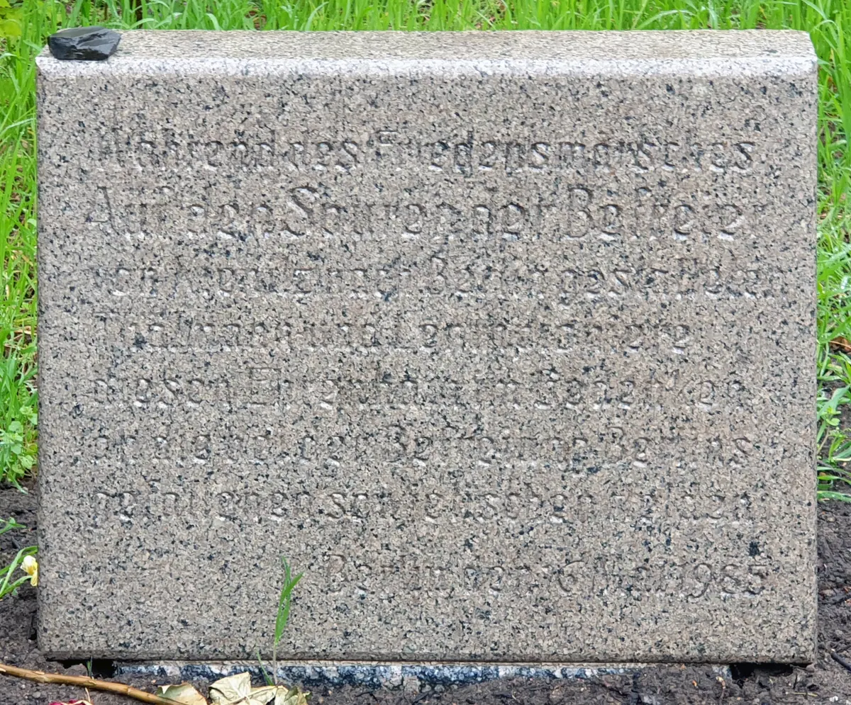 Gedenkstein Landsberger Allee 563 (Marza) Befreiung Berlins
