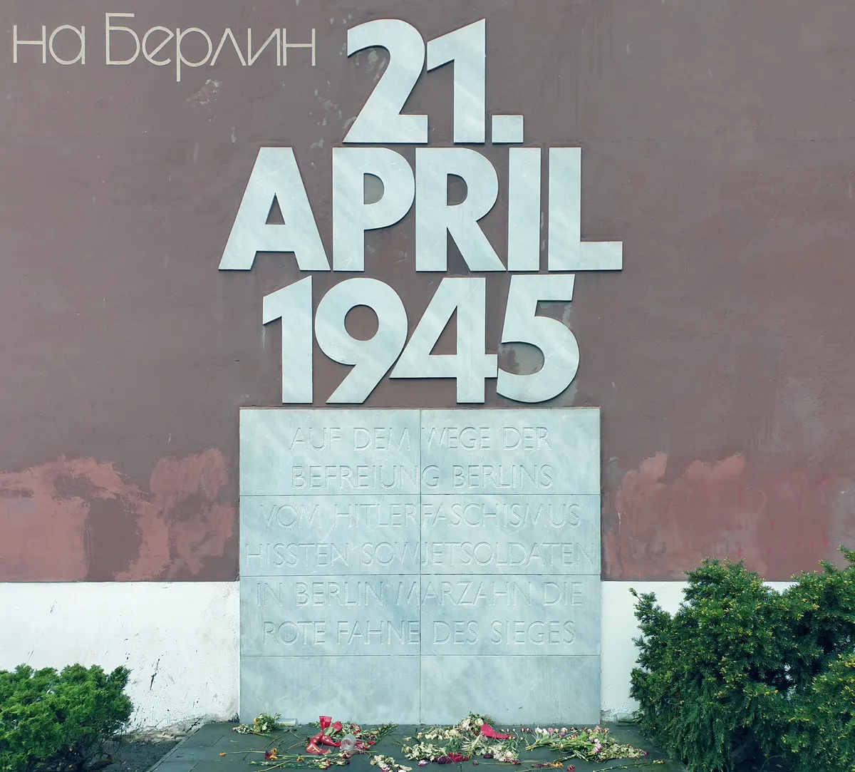 Gedenktafel Landsberger Allee 563 (Marza) 21 April 19452