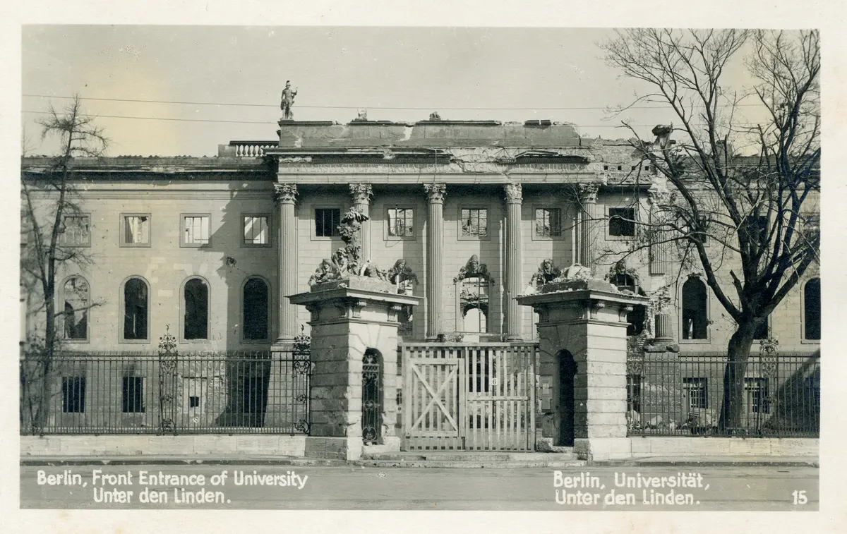 Postcard - war -damaged Humboldt University, Unter den Linden, Berlin (50002954342)