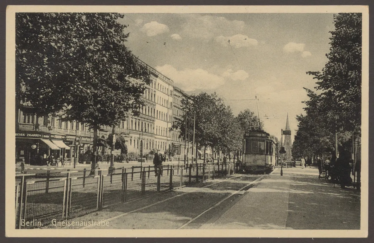 Ansichtskarte Gneisenaustraße, Straßenbahnhaltestelle [2/2]