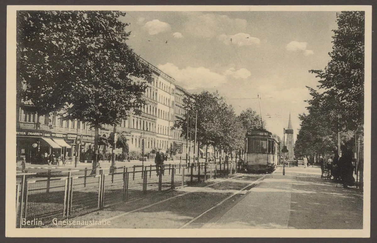 Ansichtskarte Gneisenaustraße, Straßenbahnhaltestelle [1/2]